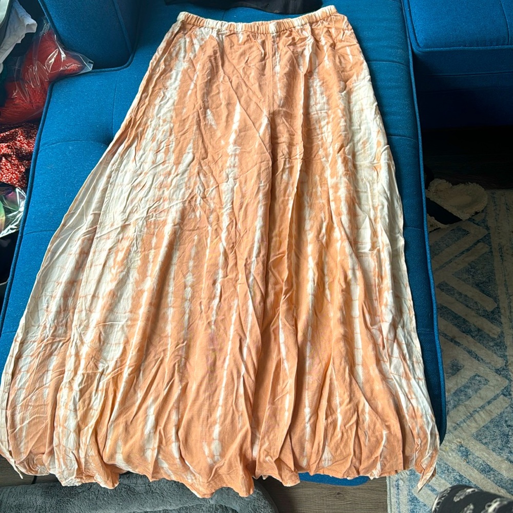 Kiwi and punch wide leg summer pants. 100% rayon made in India.